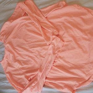 30% off 2 or more items!! 💥💥💥UNDER ARMOUR Workout Top